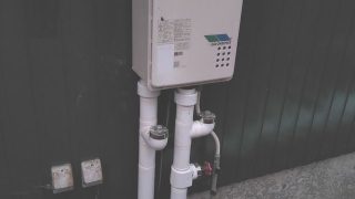 ガス給湯器と凍結防止用電熱線